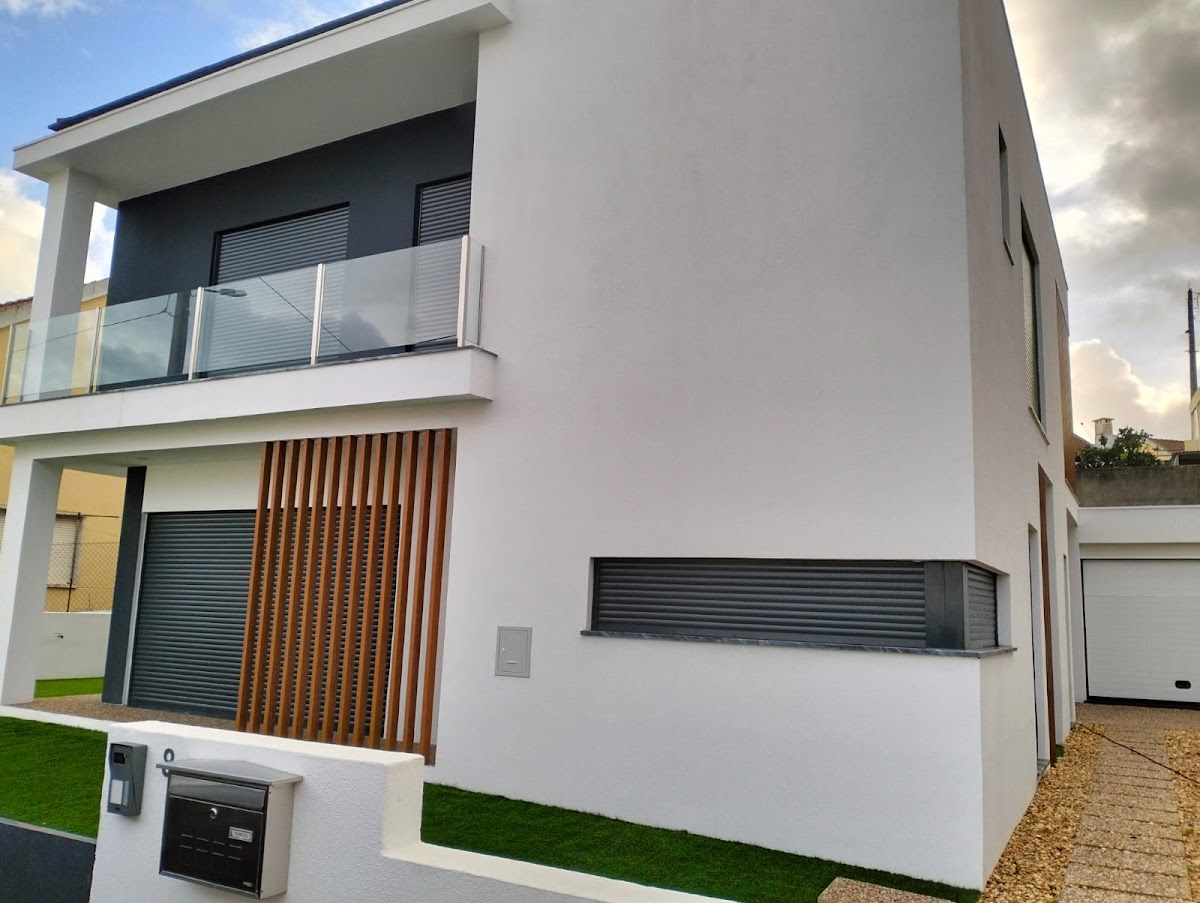 Retrospetiva D´Azul Construções Unipessoal, LDA