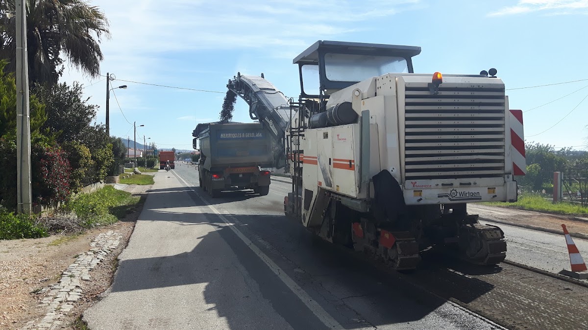 Henriques & Belo-escavações E Terraplanagens Lda foto 6