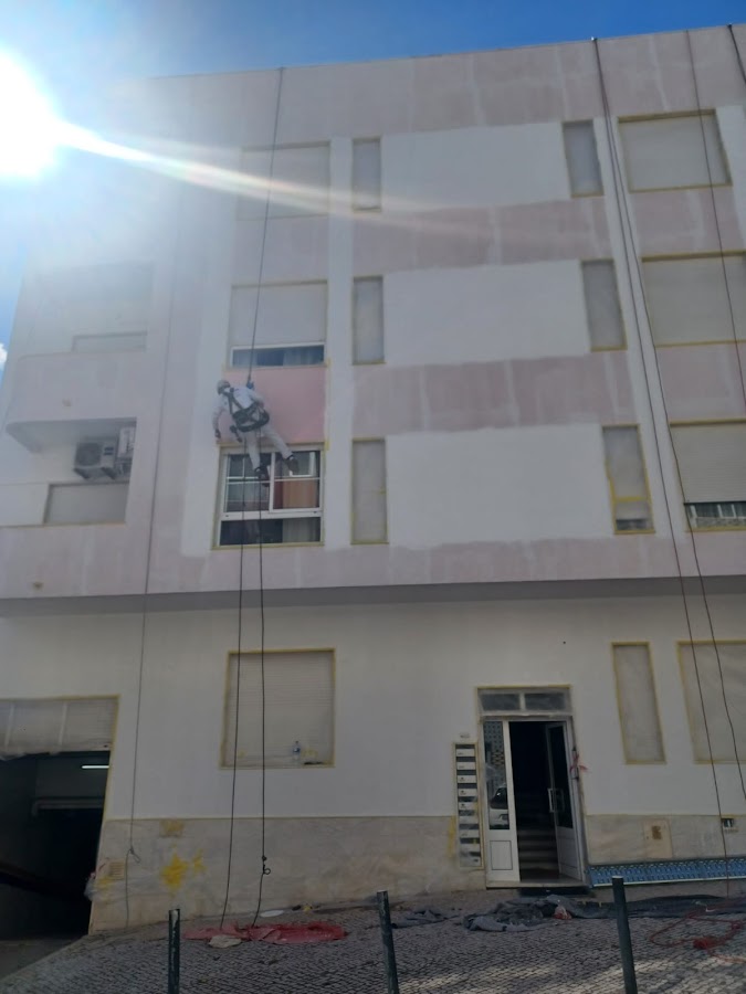 RBpainting | Pinturas | Alpinismo Industrial | Telhados foto 2