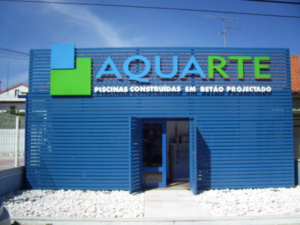 CSA PISCINAS E CONSTRUÇÕES