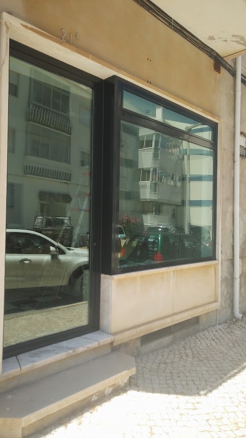 CARLOS ALBERTO SOUSA - CAIXILHARIA DE ALUMÍNIO, PVC E ESTORES foto 4