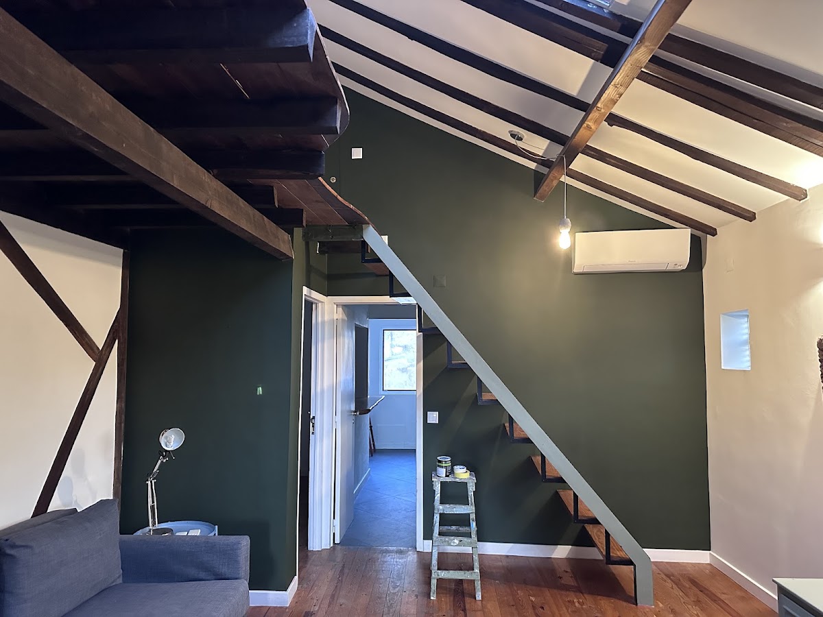 Marvila lisbon Painter &amp;Tiles Services foto 4