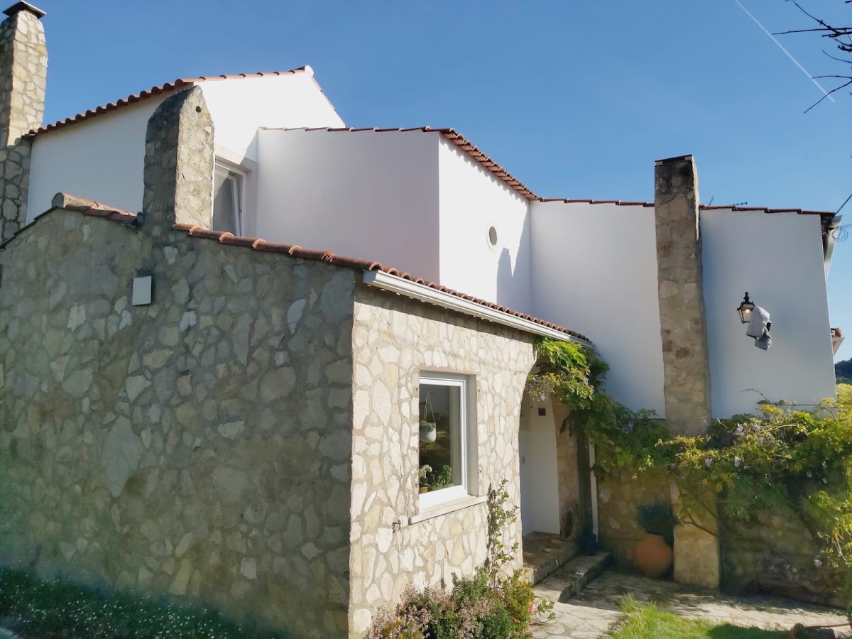 Marvila lisbon Painter &amp;Tiles Services foto 6