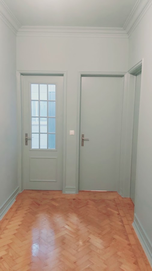 Marvila lisbon Painter &amp;Tiles Services foto 7