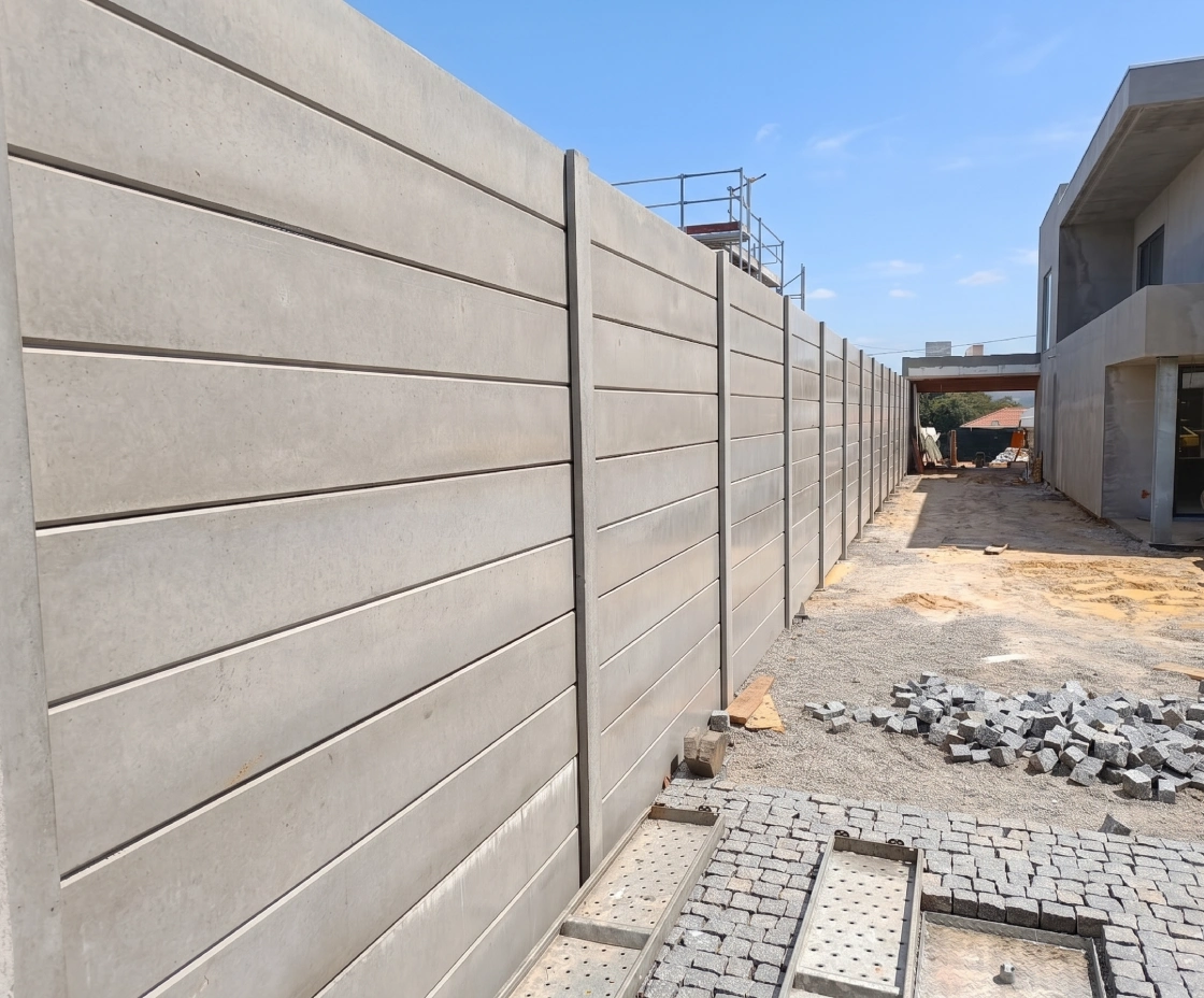 Vedação modular de betão Euromuro — Porto